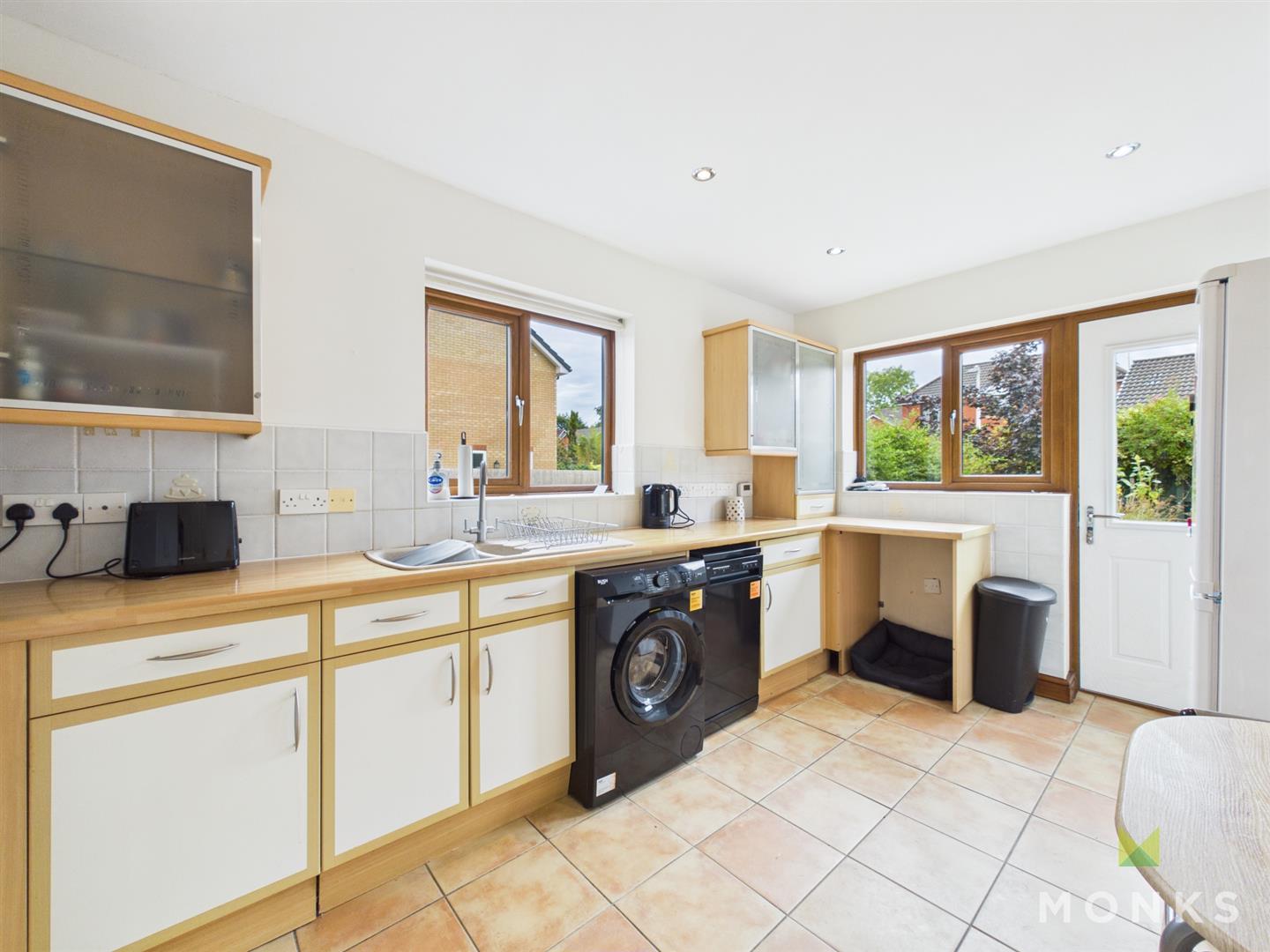 24 Plas Ffynnon Way, Oswestry, SY11 2TZ For Sale